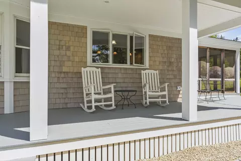 Exterior - 10 Chickadee Ln, Freeport, ME 04032 photo 12 of 20