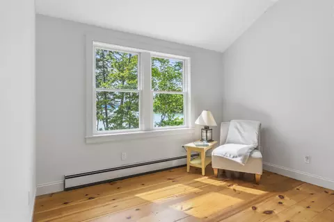 Bedroom - 10 Chickadee Ln, Freeport, ME 04032 photo 1 of 9