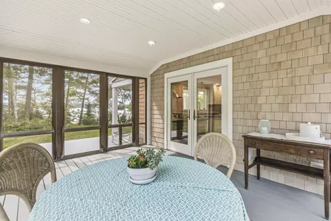Exterior - 10 Chickadee Ln, Freeport, ME 04032 photo 9 of 20