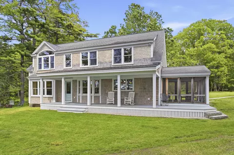 Exterior - 10 Chickadee Ln, Freeport, ME 04032 photo 2 of 20