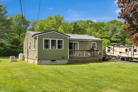 29 Eaton Dr, Buxton, ME 04093