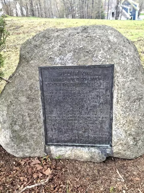 1 Salem Rd, Kingfield, ME 04947