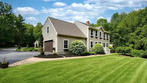 4 Chase St, Standish, ME 04084