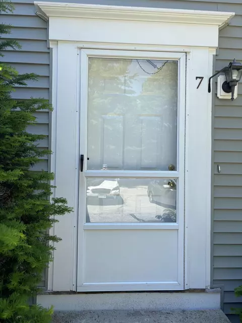 60 Brown St #7, Kennebunk, ME 04043
