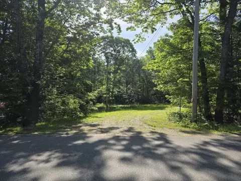 127 Hanscom Rd, Benton, ME 04901