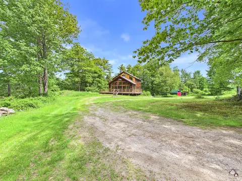 69 Coolidge Rd, Wayne, ME 04284