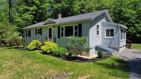 708 E River Rd, Skowhegan, ME 04976