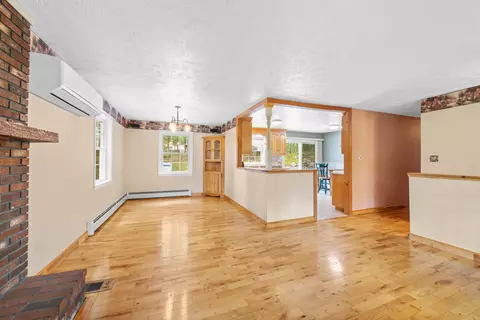 Living - 460 Pool St, Biddeford, ME 04005 photo 3 of 4