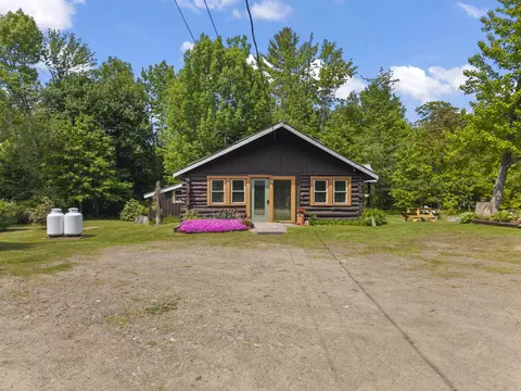 2730 Maine 3, Palermo, ME 04354