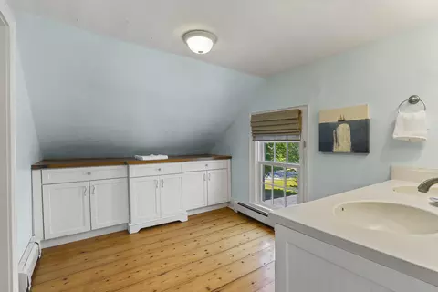 Bath - 285 E Pond Rd, Jefferson, ME 04348 photo 3 of 4