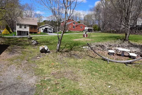 21 Thorne Ave, Lewiston, ME 04240