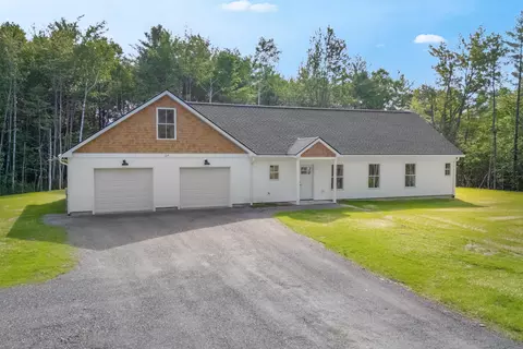 114 Mcgrath Pond Loop Rd, Belgrade, ME 04917