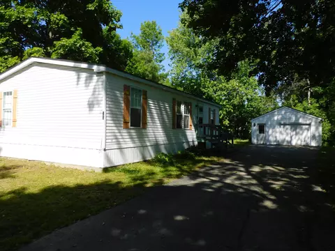 55 Downes St, Calais, ME 04619