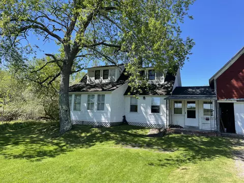 52 Main St, Detroit, ME 04929