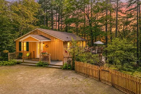 82 Diamond Dr, Waterboro, ME 04061