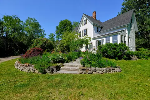 219 Cedar St, Rockland, ME 04841