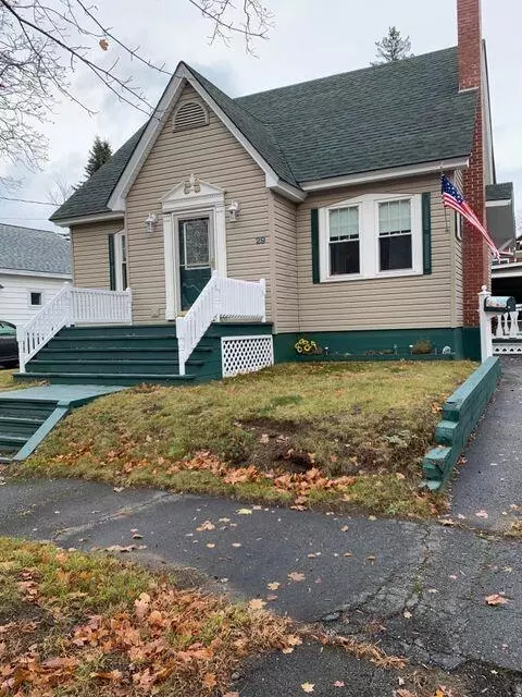Exterior - 29 Somerset St, Millinocket, ME 04462 photo 4 of 11