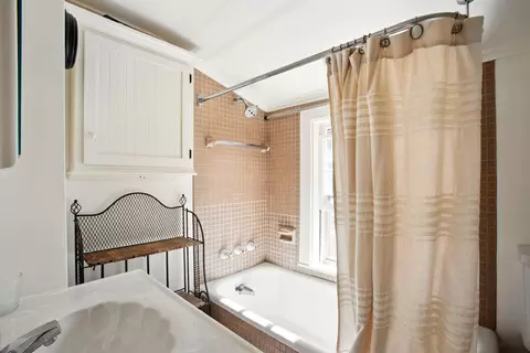 Bath - 378 Pool St, Biddeford, ME 04005 photo 1 of 1