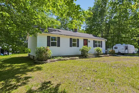 33 Devotion Ave, Sanford, ME 04073