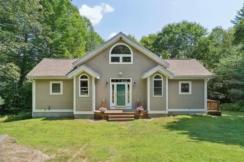 279 Desert Pond Rd, Mount Vernon, ME 04352