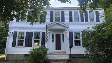 62 High St, Eastport, ME 04631