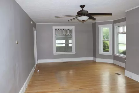 Living - 143 Chamberlain St, Brewer, ME 04412 photo 2 of 6