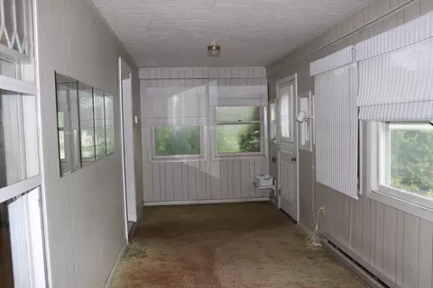 Entry Way - 143 Chamberlain St, Brewer, ME 04412 photo 2 of 3