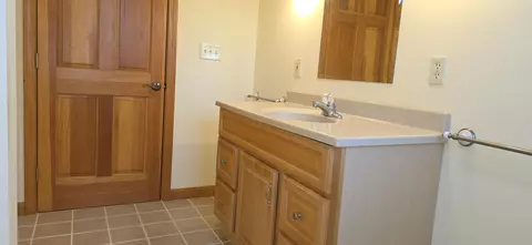 Bath - 33 Eastern View Dr, Turner, ME 04282 photo 2 of 5