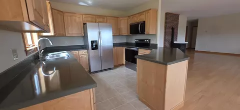 Kitchen - 33 Eastern View Dr, Turner, ME 04282 photo 2 of 4