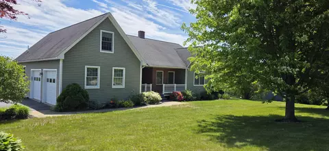 33 Eastern View Dr, Turner, ME 04282