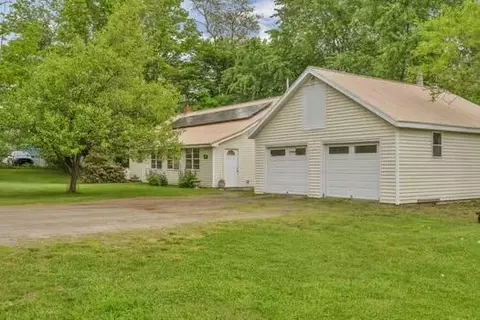 538 Main Rd, Eddington, ME 04428
