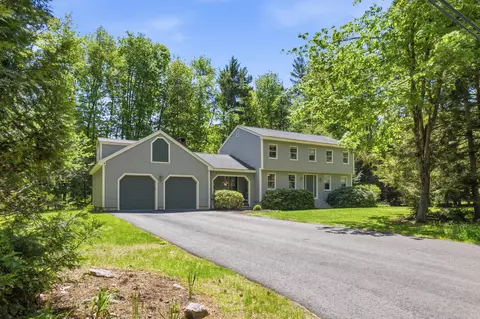 33 Hemlock Rd, Brunswick, ME 04011