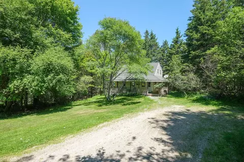 27 Spofford Dr, Deer Isle, ME 04627