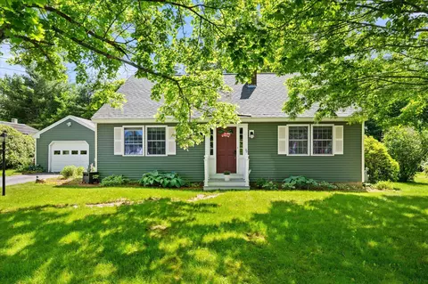 73 Edgewood Dr, Brewer, ME 04412