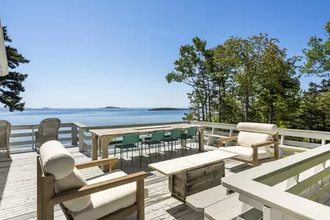 42 Ferris Rd, Harpswell, ME 04066