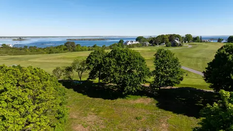 1 St Martins Ln, Biddeford, ME 04005