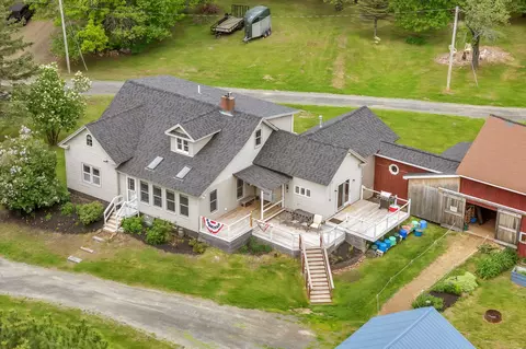 135 Crockett Rd, Dexter, ME 04930