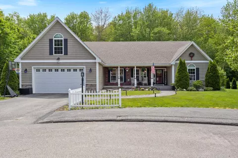 6 Stanley St, Old Orchard Beach, ME 04064