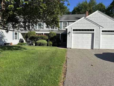 80 Stratford Pl #80, Kennebunk, ME 04043