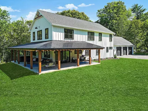 544 Whitefield Rd, Pittston, ME 04345