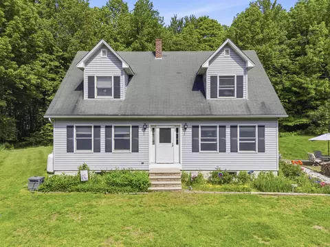 1079 Gardiner Rd, Wiscasset, ME 04578