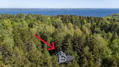 11 Jack Rabbit Rd, Northport, ME 04849