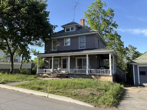106 Pleasant St, Dover Foxcroft, ME 04426