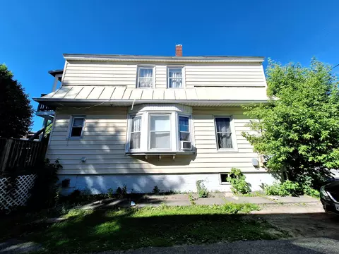 22 Wood St, Lewiston, ME 04240