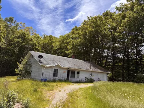 102 Augusta Rd, Belmont, ME 04952