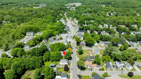 11 School St, Lisbon, ME 04252
