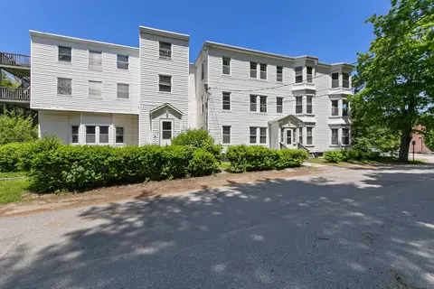 7 Huntress St, Portland, ME 04102