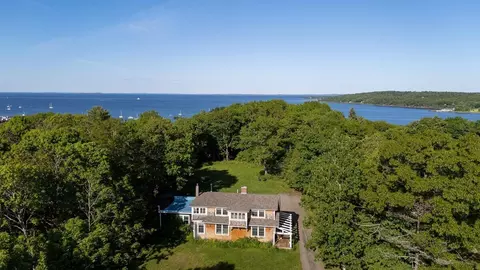 44 Ingraham Dr, Owls Head, ME 04854