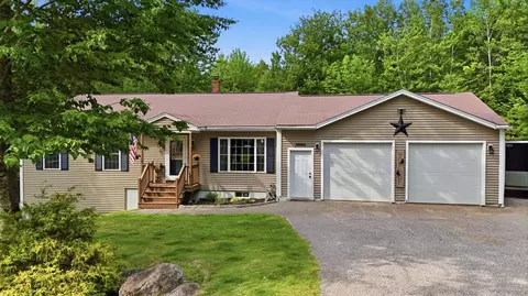 45 Fortin Dr, Minot, ME 04258
