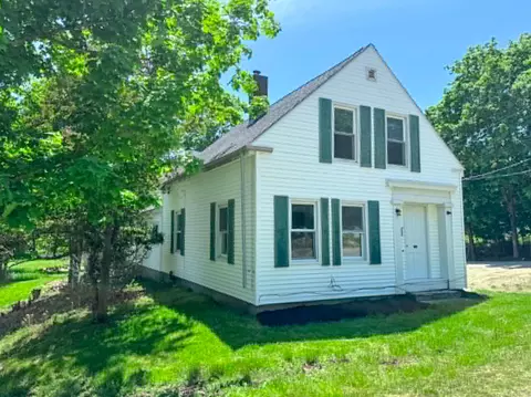 20 Canal St, Machias, ME 04654